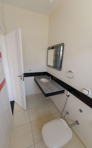 Casa de condomínio para alugar com 363m², 5 quartos e 6 vagas Casa de condomínio para alugar com 363m², 5 quartos e 6 vagasBanheiro da Suíte 1