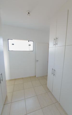 Casa de condomínio para alugar com 363m², 5 quartos e 6 vagas Casa de condomínio para alugar com 363m², 5 quartos e 6 vagasCloset da Suíte master