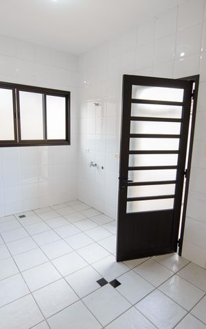 Casa de condomínio para alugar com 363m², 5 quartos e 6 vagas Casa de condomínio para alugar com 363m², 5 quartos e 6 vagasÁrea de Serviço
