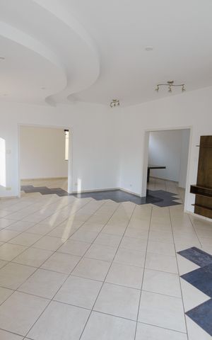 Casa de condomínio para alugar com 363m², 5 quartos e 6 vagas Casa de condomínio para alugar com 363m², 5 quartos e 6 vagasSala