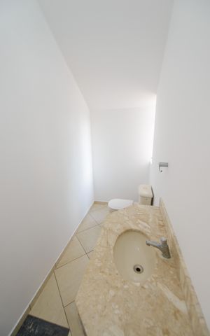 Casa de condomínio para alugar com 363m², 5 quartos e 6 vagas Casa de condomínio para alugar com 363m², 5 quartos e 6 vagasLavabo