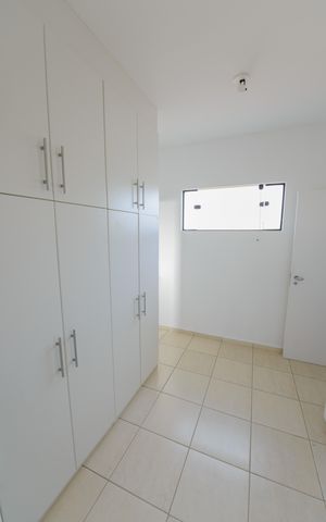 Casa de condomínio para alugar com 363m², 5 quartos e 6 vagas Casa de condomínio para alugar com 363m², 5 quartos e 6 vagasCloset da Suíte master