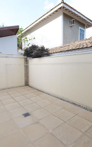 Casa de condomínio para alugar com 363m², 5 quartos e 6 vagas Casa de condomínio para alugar com 363m², 5 quartos e 6 vagasQuintal