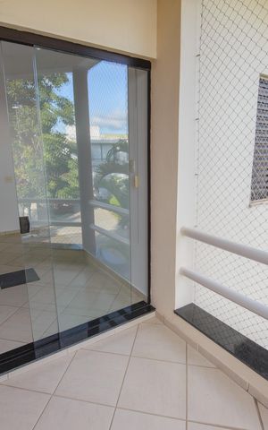Casa de condomínio para alugar com 363m², 5 quartos e 6 vagas Casa de condomínio para alugar com 363m², 5 quartos e 6 vagasVaranda do Quarto 1