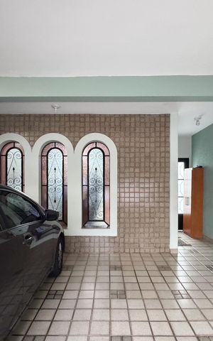 Casa à venda com 276m², 3 quartos e 2 vagas Casa à venda com 276m², 3 quartos e 2 vagasGaragem