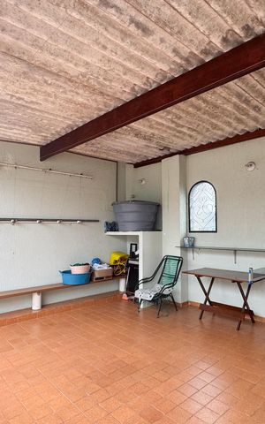 Casa à venda com 276m², 3 quartos e 2 vagas Casa à venda com 276m², 3 quartos e 2 vagasÁrea - Churrasqueira