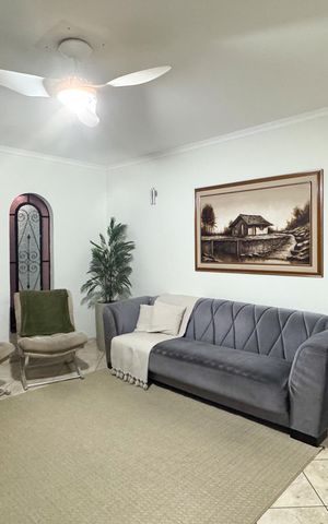 Casa à venda com 276m², 3 quartos e 2 vagas Casa à venda com 276m², 3 quartos e 2 vagasSala