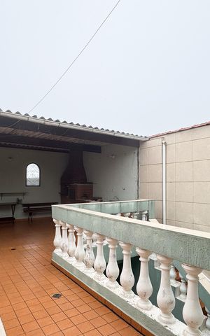 Casa à venda com 276m², 3 quartos e 2 vagas Casa à venda com 276m², 3 quartos e 2 vagasÁrea - Churrasqueira