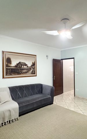 Casa à venda com 276m², 3 quartos e 2 vagas Casa à venda com 276m², 3 quartos e 2 vagasSala