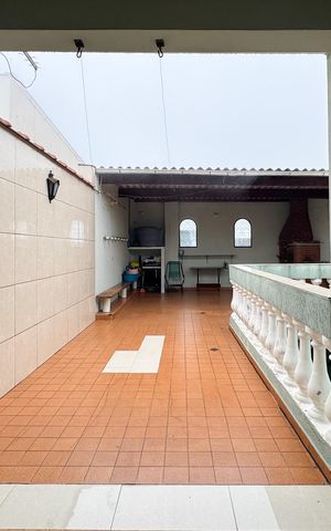 Casa à venda com 276m², 3 quartos e 2 vagas Casa à venda com 276m², 3 quartos e 2 vagasÁrea - Churrasqueira