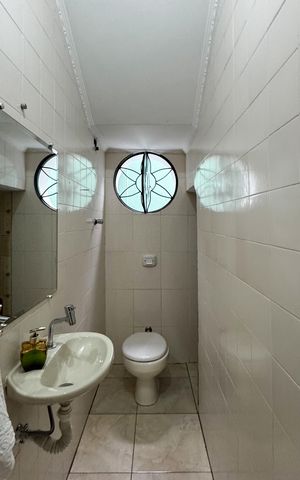 Casa à venda com 276m², 3 quartos e 2 vagas Casa à venda com 276m², 3 quartos e 2 vagasLavabo