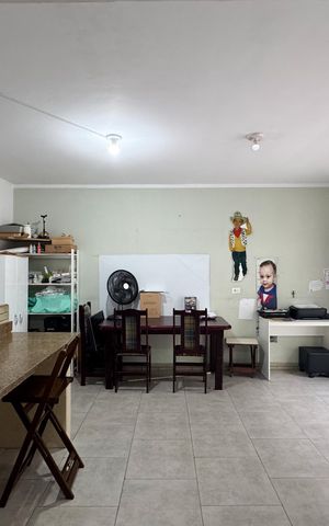 Casa à venda com 276m², 3 quartos e 2 vagas Casa à venda com 276m², 3 quartos e 2 vagasSalão