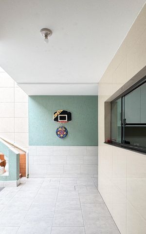 Casa à venda com 276m², 3 quartos e 2 vagas Casa à venda com 276m², 3 quartos e 2 vagasQuintal