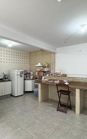 Casa à venda com 276m², 3 quartos e 2 vagas Casa à venda com 276m², 3 quartos e 2 vagasSalão