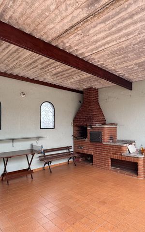 Casa à venda com 276m², 3 quartos e 2 vagas Casa à venda com 276m², 3 quartos e 2 vagasÁrea - Churrasqueira