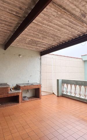 Casa à venda com 276m², 3 quartos e 2 vagas Casa à venda com 276m², 3 quartos e 2 vagasÁrea - Churrasqueira