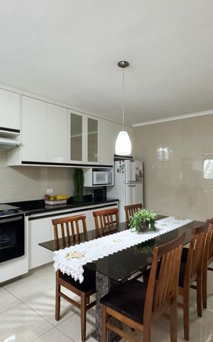 Casa à venda com 276m², 3 quartos e 2 vagas Casa à venda com 276m², 3 quartos e 2 vagasCozinha