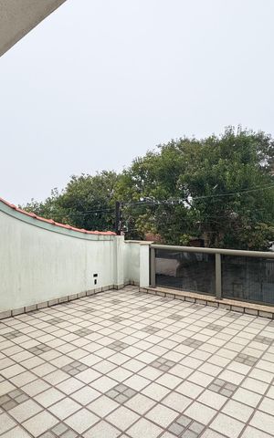 Casa à venda com 276m², 3 quartos e 2 vagas Casa à venda com 276m², 3 quartos e 2 vagasSacada - Suíte