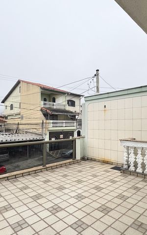 Casa à venda com 276m², 3 quartos e 2 vagas Casa à venda com 276m², 3 quartos e 2 vagasSacada - Suíte