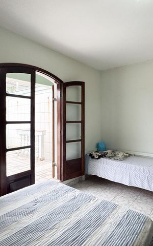 Casa à venda com 276m², 3 quartos e 2 vagas Casa à venda com 276m², 3 quartos e 2 vagasSuíte