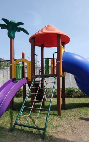 Apartamento à venda com 43m², 2 quartos e 1 vaga Apartamento à venda com 43m², 2 quartos e 1 vagaÁrea comum - Playground