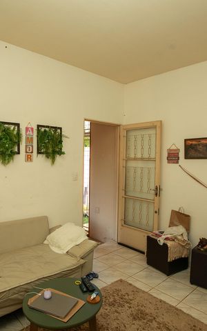 Casa à venda com 164m², 4 quartos e 2 vagas Casa à venda com 164m², 4 quartos e 2 vagasSALA