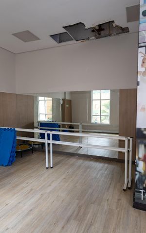 Apartamento à venda com 130m², 4 quartos e 3 vagas Apartamento à venda com 130m², 4 quartos e 3 vagasÁrea comum - Pilates