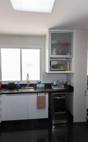 Apartamento à venda com 130m², 4 quartos e 3 vagas Apartamento à venda com 130m², 4 quartos e 3 vagasCozinha