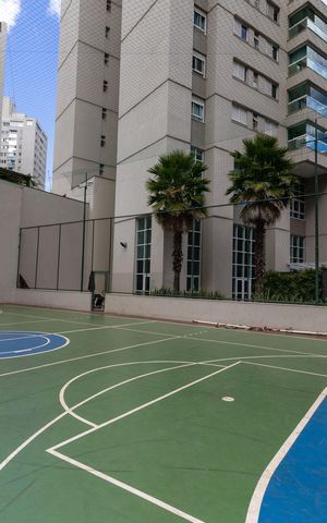Apartamento à venda com 130m², 4 quartos e 3 vagas Apartamento à venda com 130m², 4 quartos e 3 vagasÁrea comum - Quadra Poliesportiva