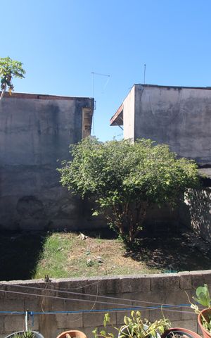 Casa à venda com 103m², 3 quartos e 3 vagasFundos da casa