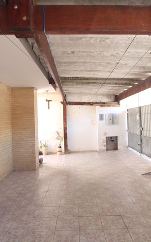 Casa à venda com 103m², 3 quartos e 3 vagasGaragem