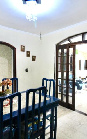 Casa para alugar com 150m², 2 quartos e 1 vaga Casa para alugar com 150m², 2 quartos e 1 vagaSala de Jantar
