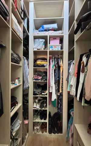 Casa à venda com 105m², 2 quartos e 2 vagasSuite Closet