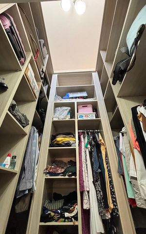 Casa à venda com 105m², 2 quartos e 2 vagasSuite Closet