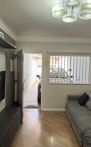 Casa à venda com 105m², 2 quartos e 2 vagasSala