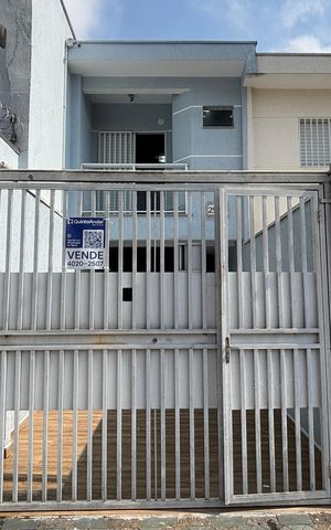 Casa à venda com 105m², 2 quartos e 2 vagasFachada