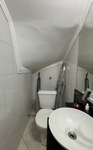 Casa à venda com 105m², 2 quartos e 2 vagasLavabo