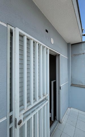 Casa à venda com 105m², 2 quartos e 2 vagasQuarto Varanda