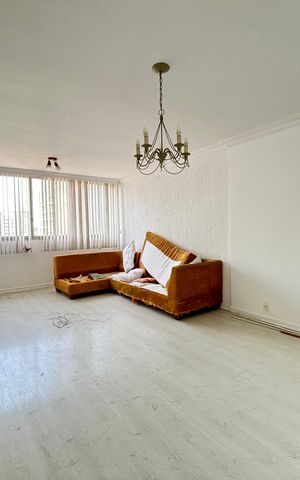Apartamento à venda com 118m², 3 quartos e 1 vaga Apartamento à venda com 118m², 3 quartos e 1 vagaSala