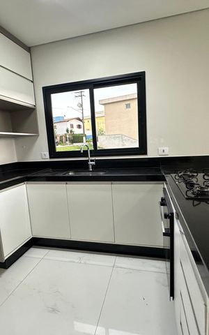 Casa de condomínio à venda com 250m², 3 quartos e 4 vagasCozinha