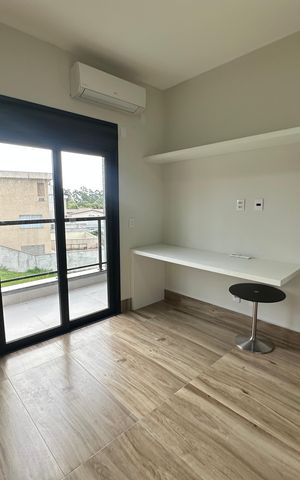 Casa de condomínio à venda com 250m², 3 quartos e 4 vagasSuíte 3