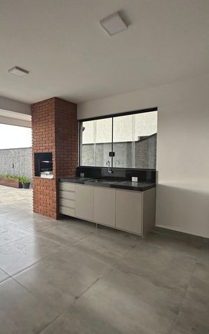 Casa de condomínio à venda com 250m², 3 quartos e 4 vagasChurrasqueira