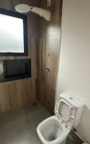 Casa de condomínio à venda com 250m², 3 quartos e 4 vagasBanheiro