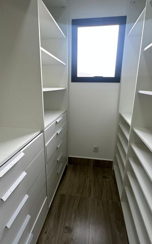 Casa de condomínio à venda com 250m², 3 quartos e 4 vagasCloset da suíte 1