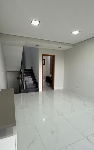 Casa de condomínio à venda com 250m², 3 quartos e 4 vagasSala