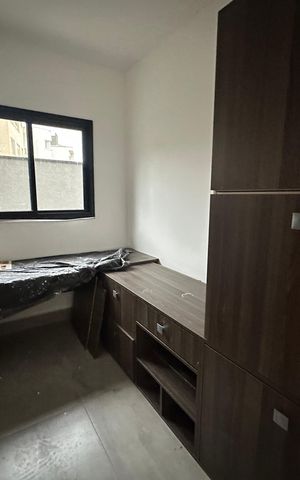 Casa de condomínio à venda com 250m², 3 quartos e 4 vagasEscritório