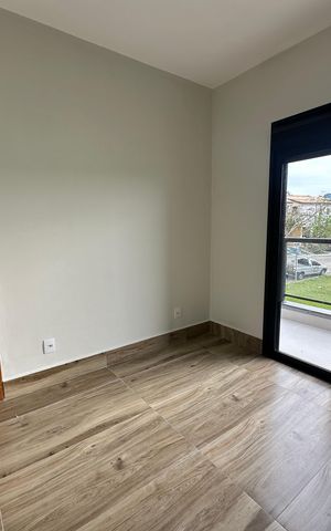 Casa de condomínio à venda com 250m², 3 quartos e 4 vagasSuíte 3