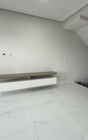 Casa de condomínio à venda com 250m², 3 quartos e 4 vagasSala