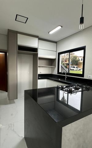 Casa de condomínio à venda com 250m², 3 quartos e 4 vagasCozinha