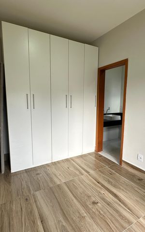 Casa de condomínio à venda com 250m², 3 quartos e 4 vagasSuíte 3